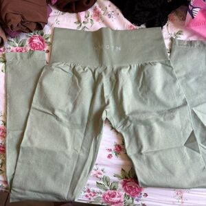 NVGTN green seamless leggings with contour